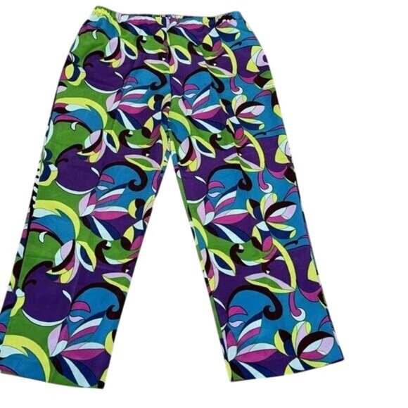 Colorful Womens 2-Piece Outfit With Abstract Print - Short-Sleeve Top & Elastic - Picture 4 of 10